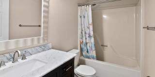 Spacious 4BR House in Columbia Gallery 32