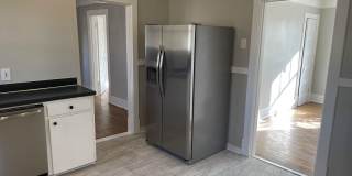 Adorable Hillcrest Bungalow with 3 bedrooms and 2 bathrooms. Gallery 14