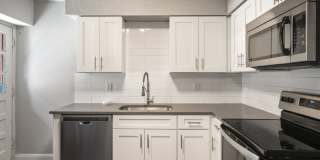 Pendleton Heights Apartments Gallery 9