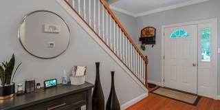 Beautiful 3 Bedroom Bridgeport Townhome! Gallery 4