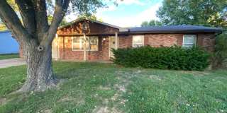 Large 4 Bedroom/3 Bath House with Basement! Gallery 8