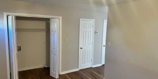 Spacious Two Bedroom Townhome In Kannapolis Gallery 8