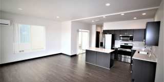 Modern design 3-bed, 2.5-bath duplex available August 10th!! Gallery 1