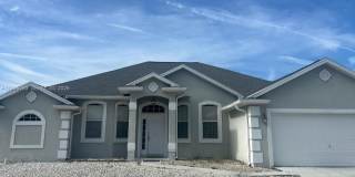 2050 SE Franciscan St Gallery 1