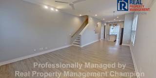 Bright & Open End Unit Townhome Bright & Open End Unit Townhome Gallery 18