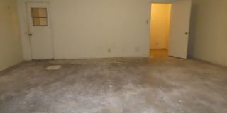 South Tyler! 3 Bedroom, 2 Bath Duplex w/Garage Gallery 27