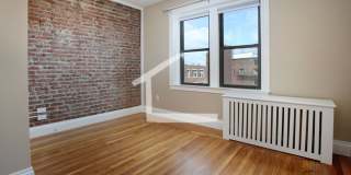 Nice 2 bed steps from Berklee College Gallery 8
