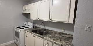 Fully Renovated 2/1 + Bonus Room Single Family Available Now! Gallery 1
