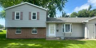 4-bedroom 3 bath single family home Gallery 1