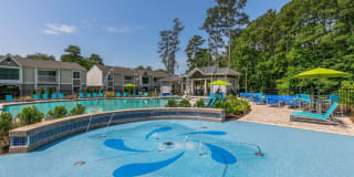 Linkhorn Bay Apartments Gallery 4