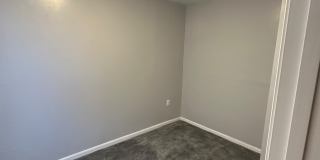 1614 W Lexington St Gallery 11