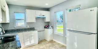 New Rental! Updated 2-bedroom located in a Southside Neighborhood! Gallery 6