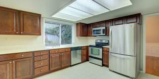 4Bd/2.5Ba Redmond Home Gallery 9