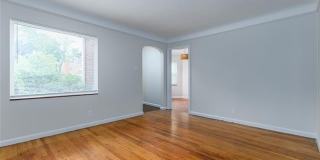 2143 Lancaster Street Gallery 4