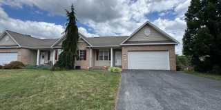 4 Bedroom, 3 Bath Duplex in CrossKeys! Gallery 1