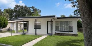 Sunlit 3Bedroom/1.5Bath home with flexible outdoor space! Gallery 1