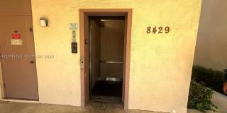 8429 Forest Hills Dr Gallery 35