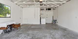 2919 Maxwell St Gallery 25