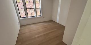 Charming 2.5 Bedroom-No Broker Fee Gallery 7