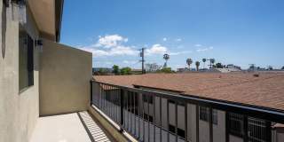 Beautiful 3 bed 2.5 baths "fully furnished" townhouse in the charming neighborhood of University Heights. Gallery 25