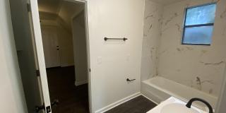 10 NE Racetrack Road Gallery 21