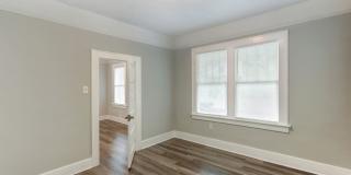 Newly Renovated 2BR/1BA Home In Downtown Savannah Gallery 10