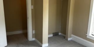 716 Pearl Street Gallery 11