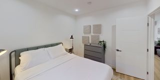 10863 Kling St Gallery 11