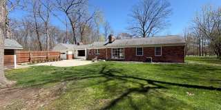 Charming 3-Bedroom Home with Spacious Backyard – Prime Location Gallery 27