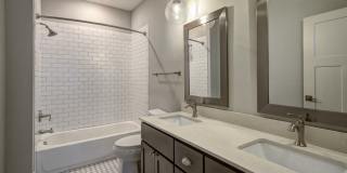 525 East Apartments Gallery 37