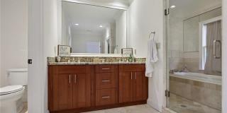 1930 Wildwood Place NE Gallery 15