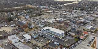 180 Deer Park Avenue Gallery 25