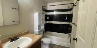 9027 E 31 LN Gallery 3