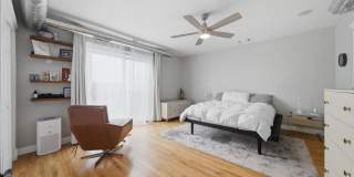 5302 N Winthrop Avenue Gallery 21