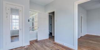 2 Bedroom house in West Campus Gallery 10