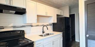 Experience Luxury Living at Bellagio Living I: Modern Apartments in Lawrence, Indiana Gallery 1