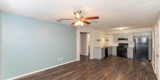 Top Location! Right in the heart of beautiful downtown Boerne! Gallery 9