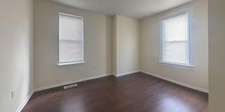 Newly Renovated 4BED 1.5BTH / Stainless Steel Appliances & Washer/Dryer Hookup! Gallery 26
