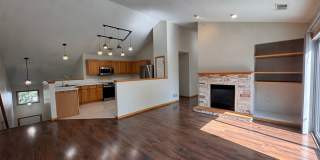 Luxurious 3 Bedroom, 2 Bathroom GORGEOUS townhome! Gallery 6
