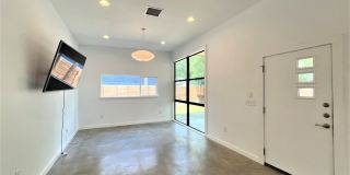 Awesome East Austin Flat Gallery 4