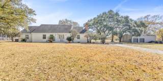 1401 E Bayou Parkway Gallery 1