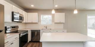 Workforce Housing- Move‑In Special: Get ONE MONTH FREE on your first full month of rent when you sign a lease by June 30th! Gallery 8