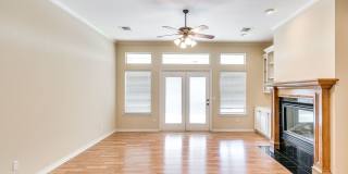 Beautiful Home With Lake View - 3 Bed + 2 Bath Beautiful Home With Lake View - 3 Bed + 2 Bath Gallery 27