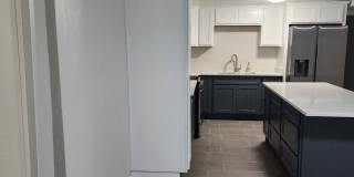 2626 Grant Avenue Gallery 10