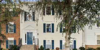 Charming Top-Level 2BR/2BA Condo in the Heart of Leesburg Gallery 1