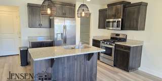 Newer 4 Bedroom Home - Pets Negotiable Gallery 1