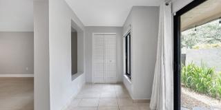 Charming 2BR Condo in Miami Gallery 16