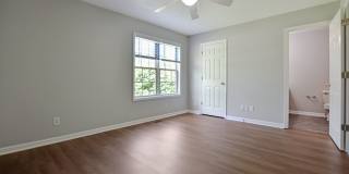 Pet Friendly Three Bedroom! Gallery 16