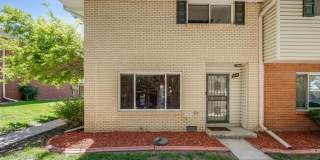 Updated 2BD Townhome | Private Patio | Community Amen Gallery 1