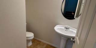 Spacious 2 bed/2.5 bath with bonus room townhome off Road 68 Gallery 36